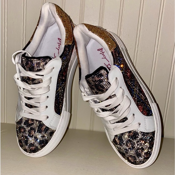 Meet your Posher, Jennifer - Picture 10 of 16